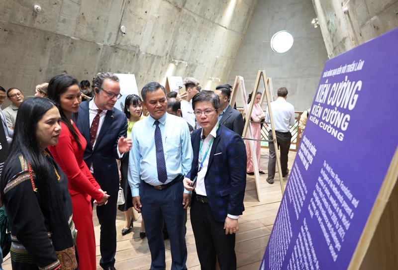 Triển lãm “Kiên cường – Những câu chuyện về phụ nữ truyền cảm hứng cho sự thay đổi”