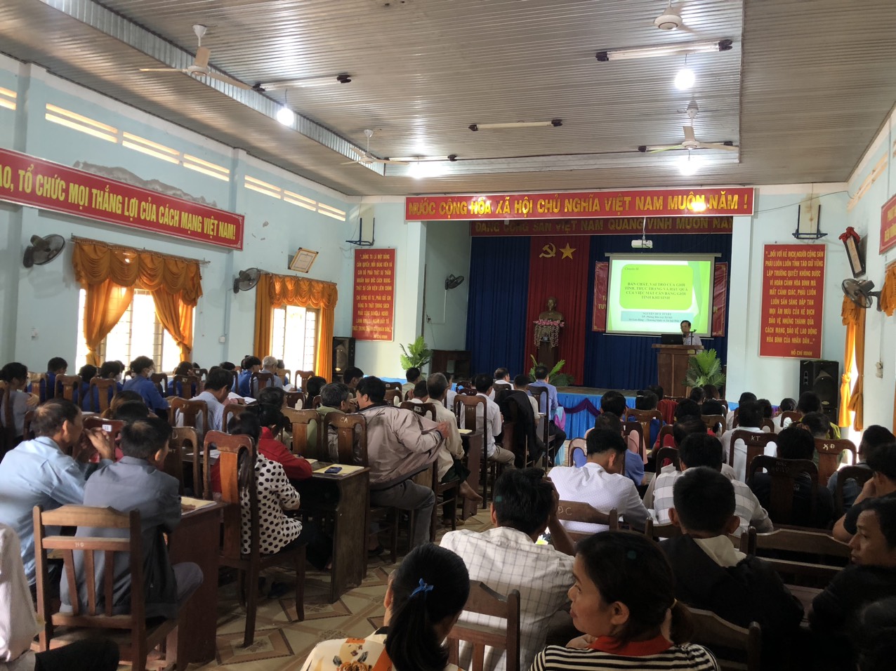 Tập huấn, bồi dưỡng kiến thức về bình đẳng giới vùng đồng bào dân tộc thiểu số và miền núi