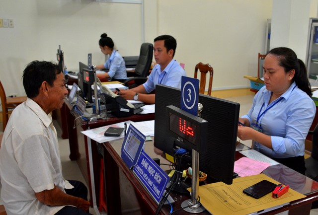 Triển khai thực hiện nhiệm vụ, giải pháp khắc phục tồn tại, hạn chế trong công tác CCHC năm 2023