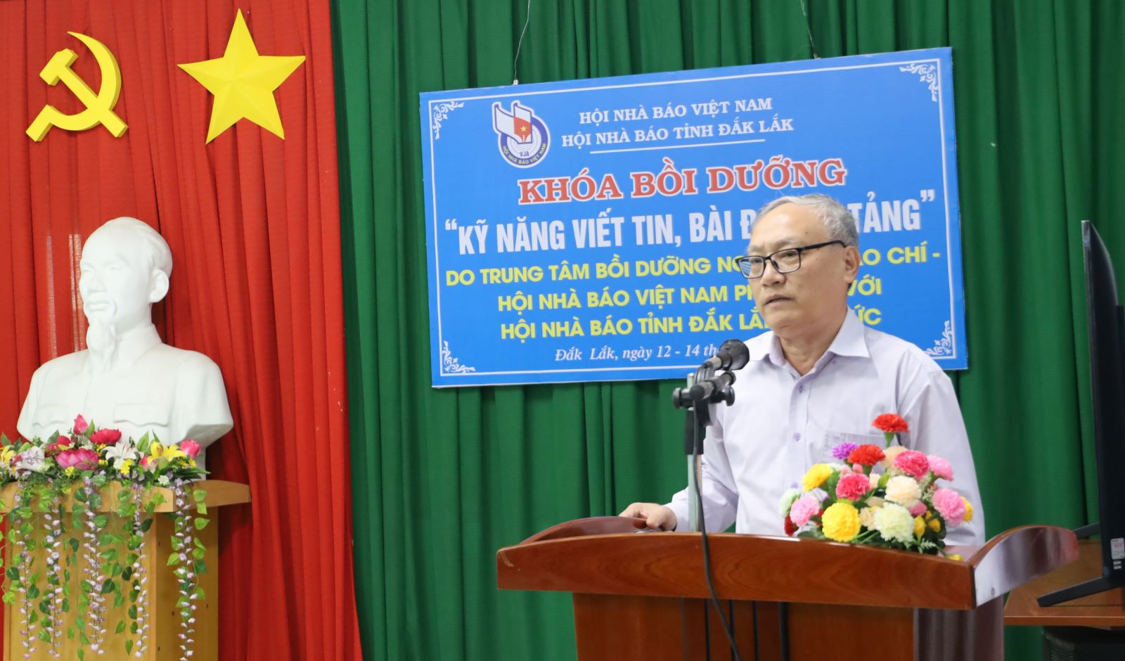 Bồi dưỡng “Kỹ năng viết tin, bài đa nền tảng”