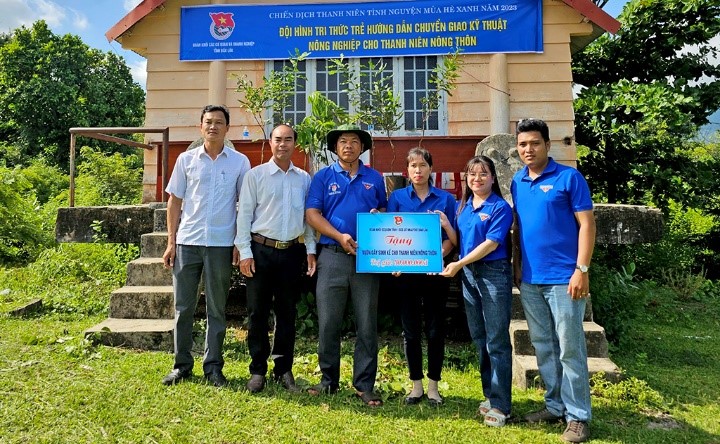 The Bloc of Provincial Agencies and Enterprises Summarizes the Youth Volunteer Campaign Summer 2023