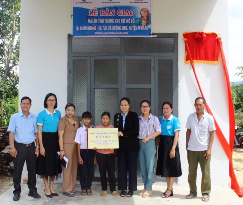 Bàn giao 2 nhà tình thương cho trẻ em mồ côi, trẻ em có hoàn cảnh đặc biệt khó khăn