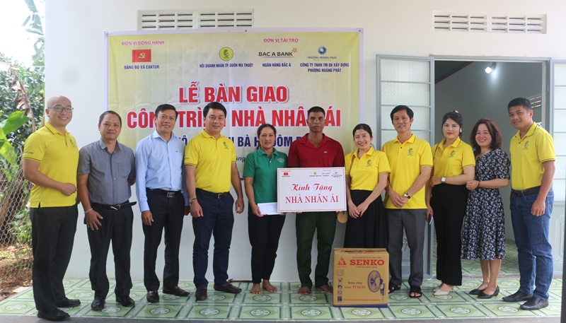 Hội Doanh nhân TP. Buôn Ma Thuột bàn giao nhà nhân ái tại xã Eaktur, huyện Cư Kuin