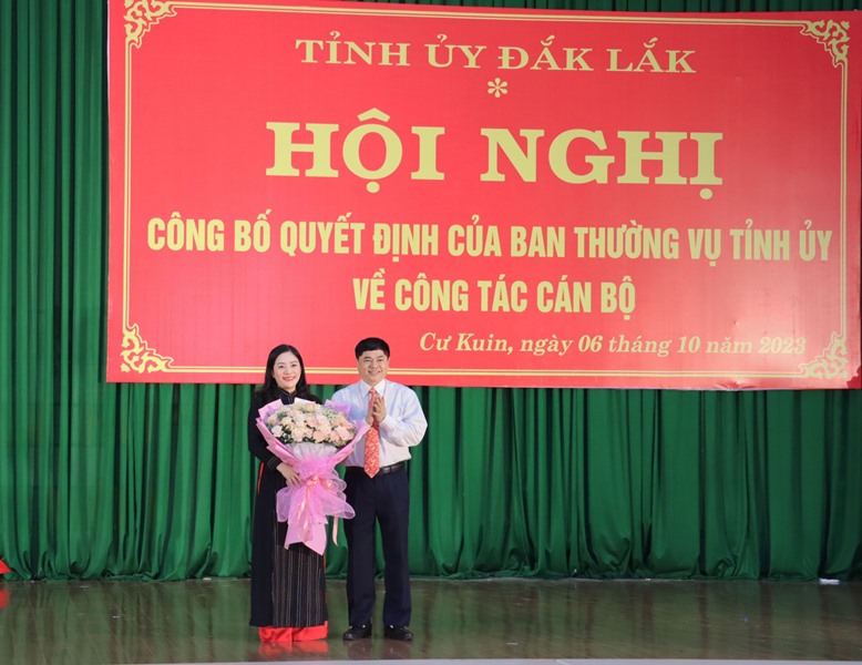 Đồng chí Phúc Bình Niê Kđăm giữ chức vụ Bí thư Huyện ủy Cư Kuin