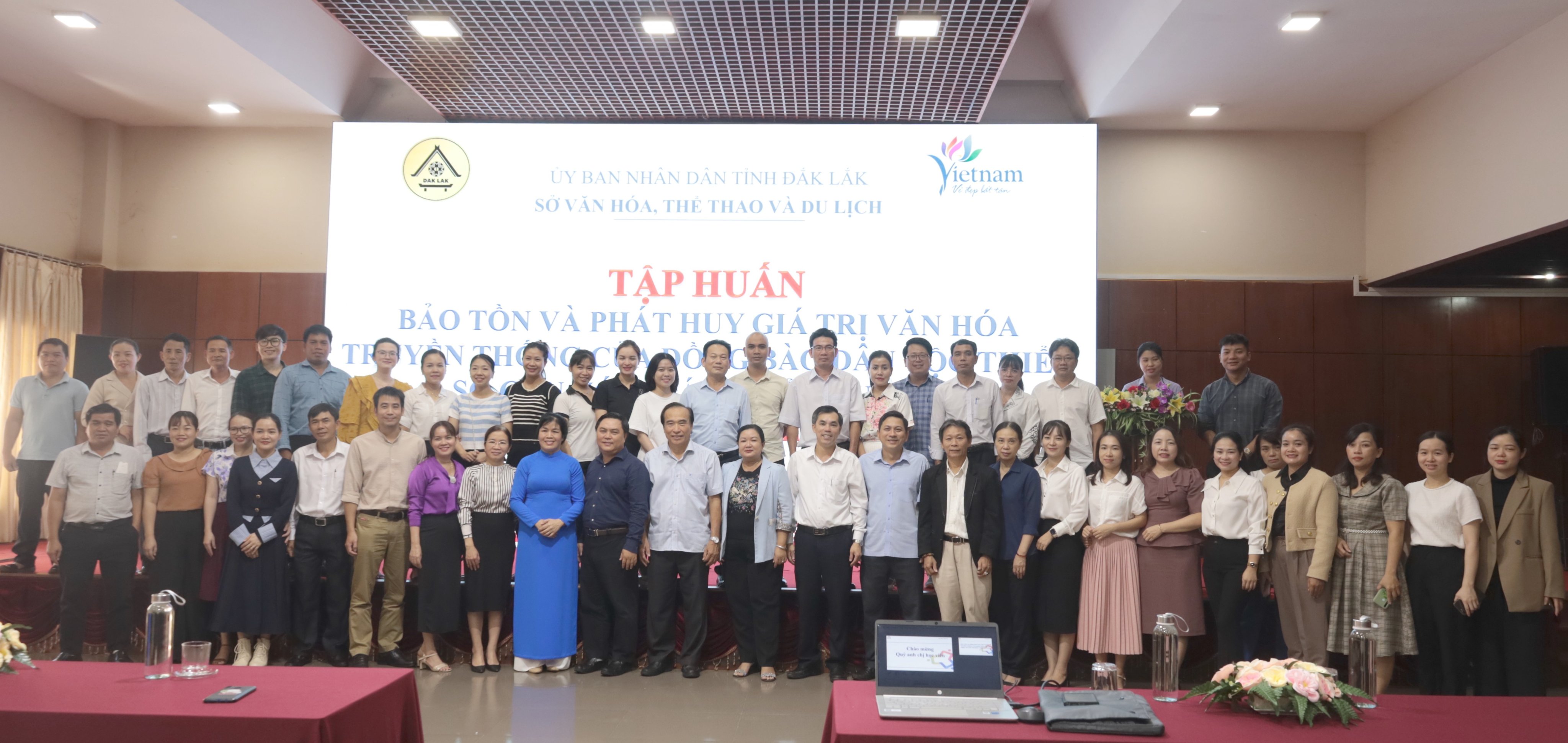 Tập huấn bảo tồn và phát huy giá trị văn hóa truyền thống gắn với phát triển du lịch