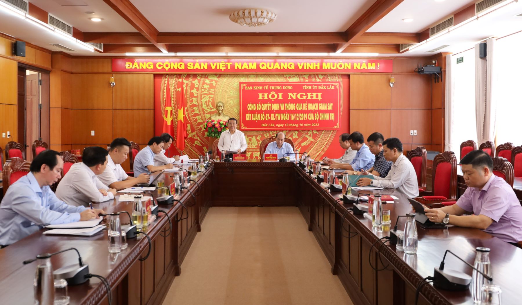 Công bố Quyết định và thông qua Kế hoạch giám sát việc thực hiện Kết luận số 67-KL/TW của Bộ Chính trị