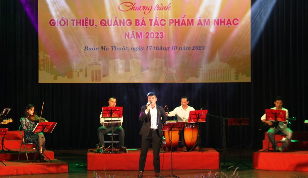 Giới thiệu, quảng bá tác phẩm âm nhạc mới