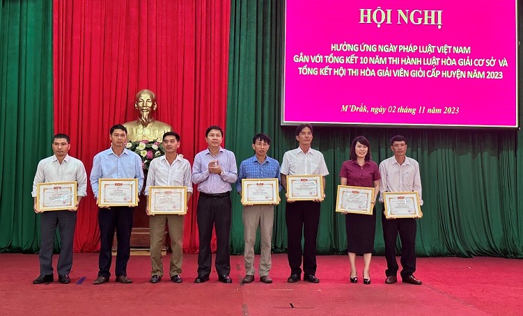 Huyện M’Drắk tổng kết 10 năm thực hiện Luật hòa giải cơ sở