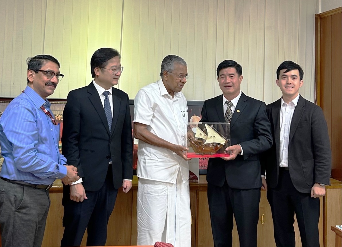 Dak Lak Province Delegation meets with the Chief Minister of Kerala, India