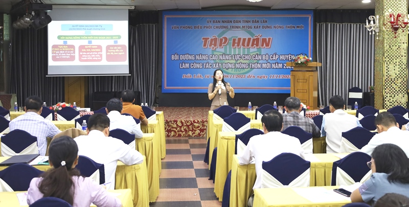 Training for district and commune officials in rural development in 2023
