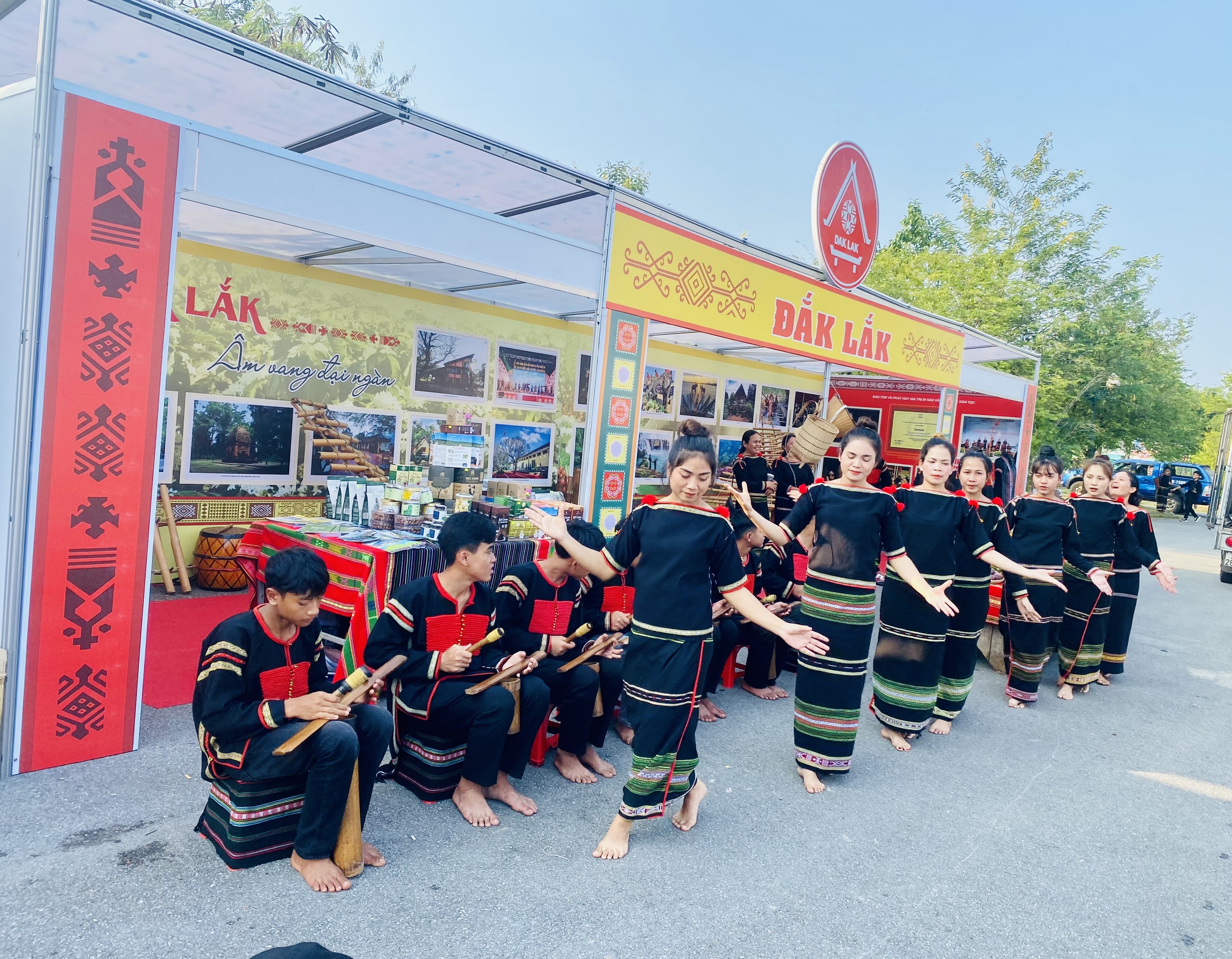 Quảng bá “Đắk Lắk-  Âm vang đại ngàn” tại Làng Văn hóa - Du lịch các dân tộc Việt Nam