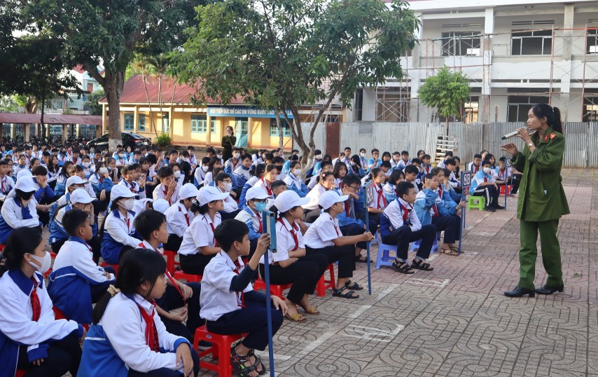 Tuyên truyền phòng, chống bạo lực học đường và an toàn giao thông cho học sinh
