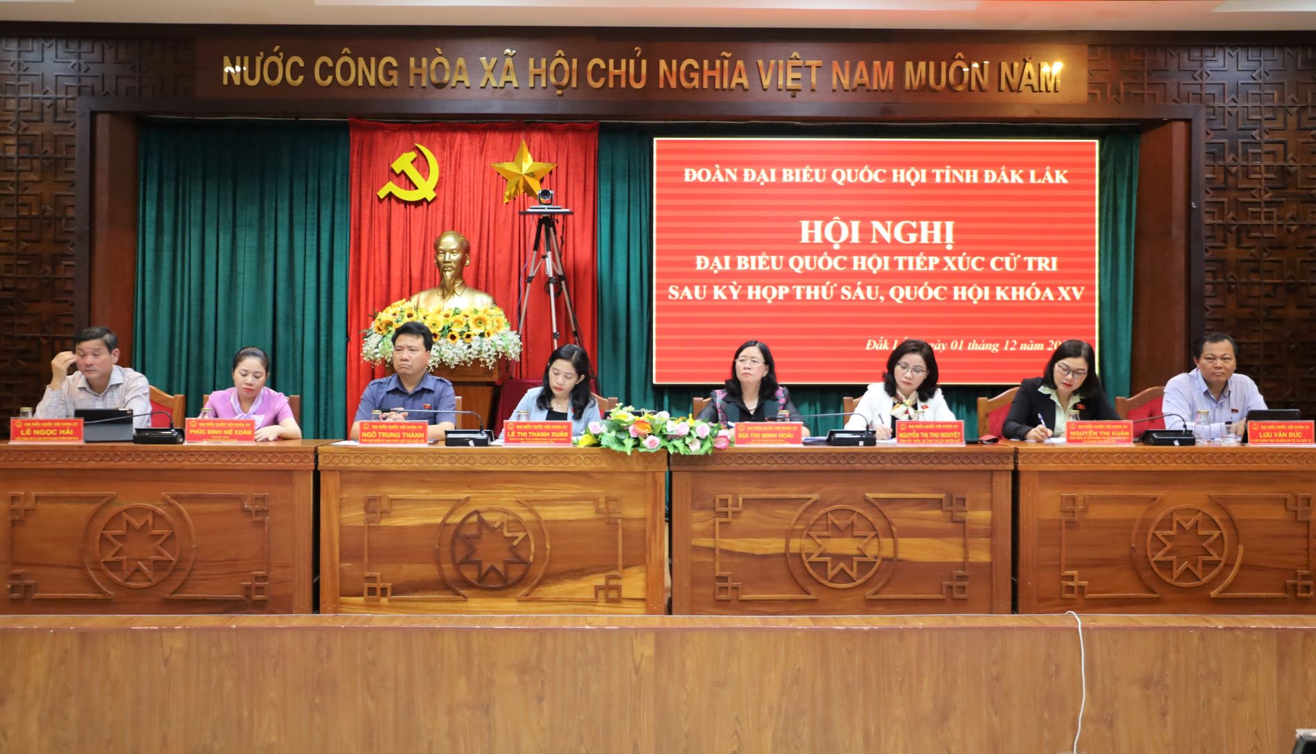 Delegation of Provincial People's Council of Dak Lak Meets Voters After the 6th Session of the 15th National Assembly