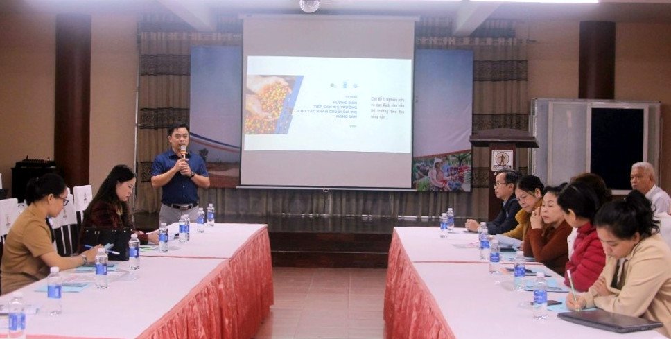 Tập huấn hướng dẫn tiếp cận thị trường cho tác nhân chuỗi giá trị nông sản