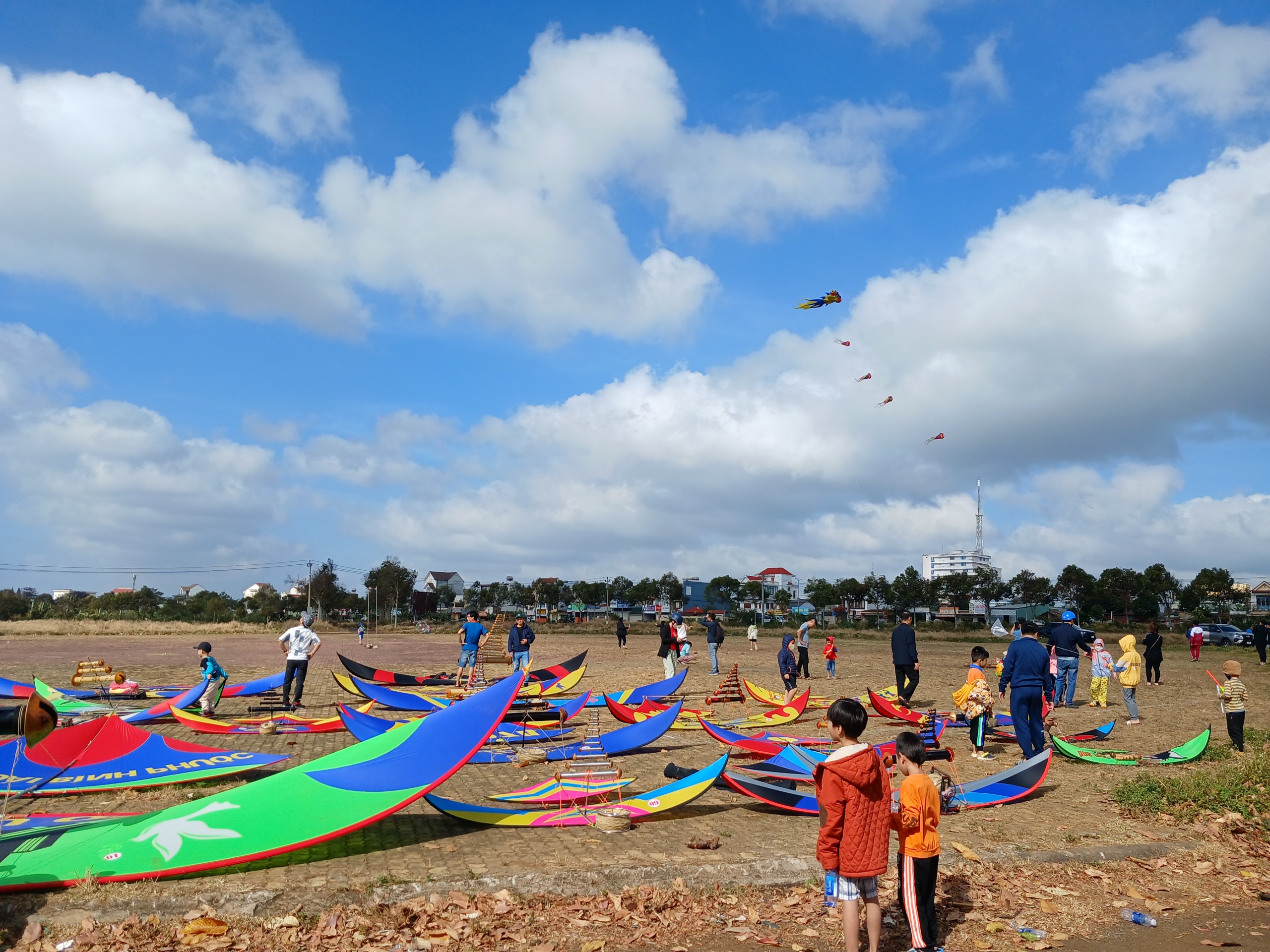 11 Câu lạc bộ Diều sáo khoe sắc, tranh tài tại thành phố Buôn Ma Thuột