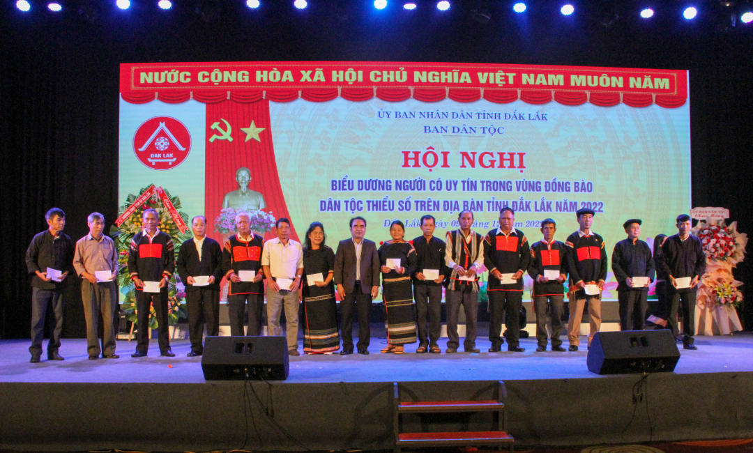 Đề cử 6 người có uy tín tôn vinh tại Chương trình “Điểm tựa của bản làng” lần thứ II năm 2024