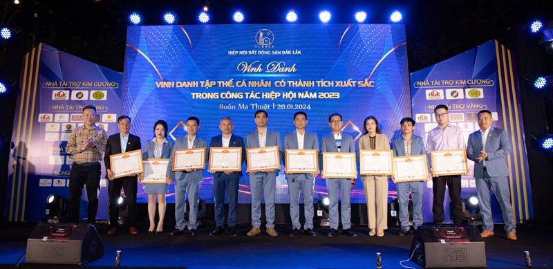 Phát huy vai trò của Hiệp hội Bất động sản Đắk Lắk trong xây dựng chính sách pháp luật thị trường bất động sản Việt Nam.