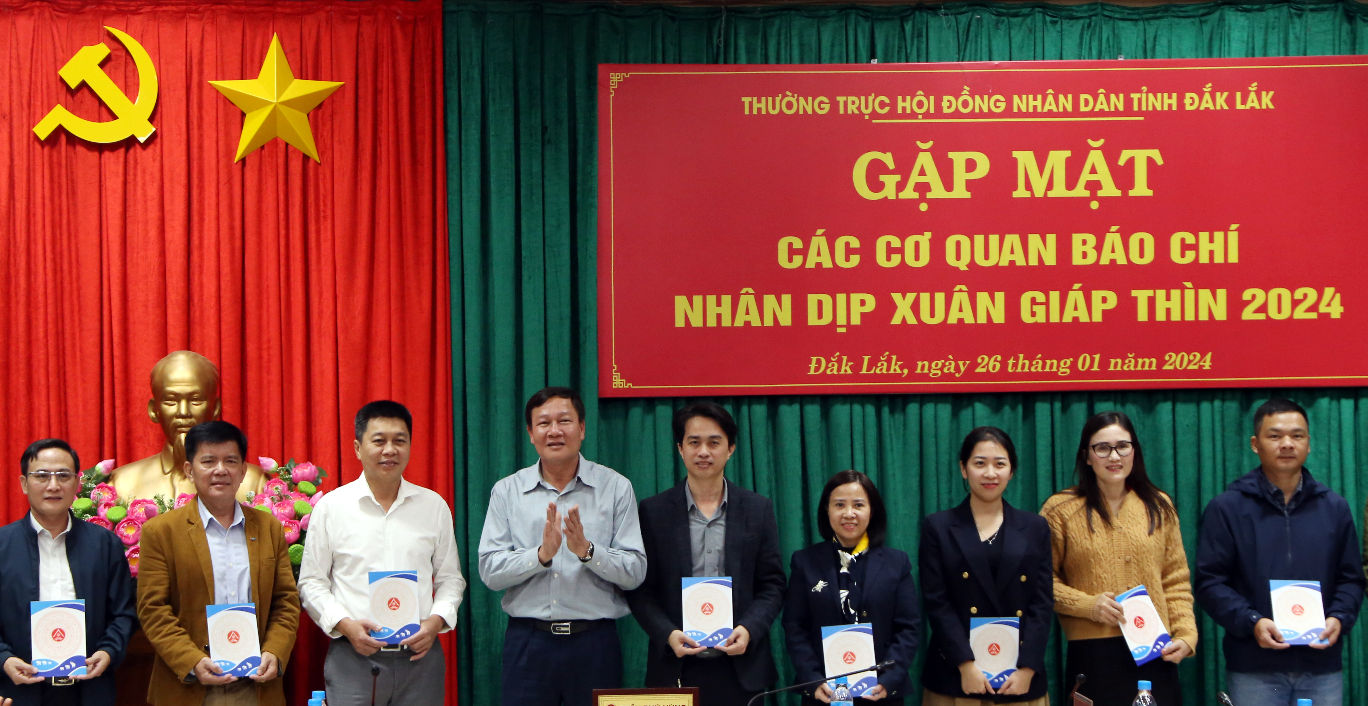 Thường trực HĐND tỉnh gặp mặt các cơ quan báo chí nhân dịp Xuân Giáp Thìn 2024