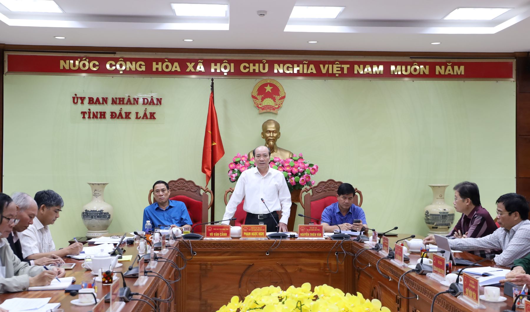 UBND tỉnh họp thông qua các nội dung trình HĐND tỉnh