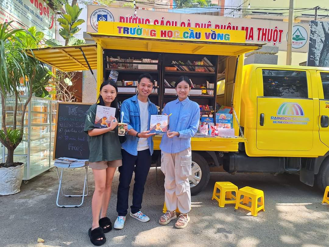 Hoạt động lì xì sách độc đáo tại Đường sách Ban Mê Thuột