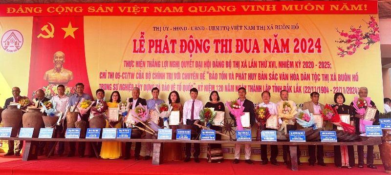 Thị xã Buôn Hồ phát động thi đua năm 2024