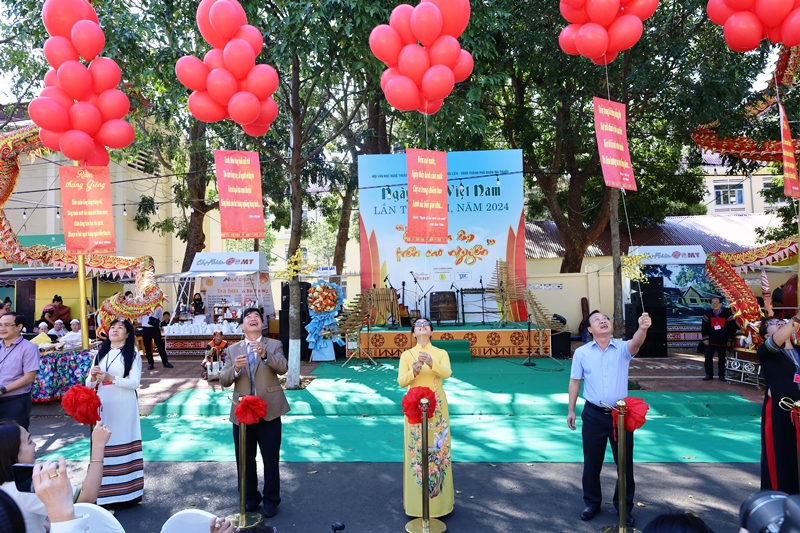 Ngày thơ Việt Nam tại Đắk Lắk: Bản hòa âm trên cao nguyên