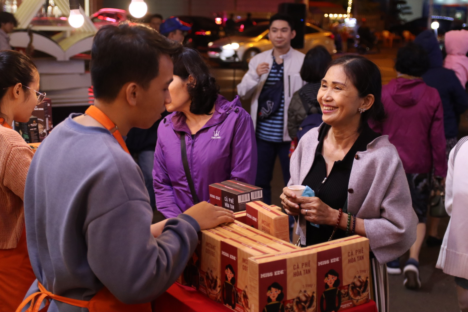 Thành phố Buôn Ma Thuột triển khai hoạt động thưởng thức cà phê miễn phí dịp 10-3 hàng năm