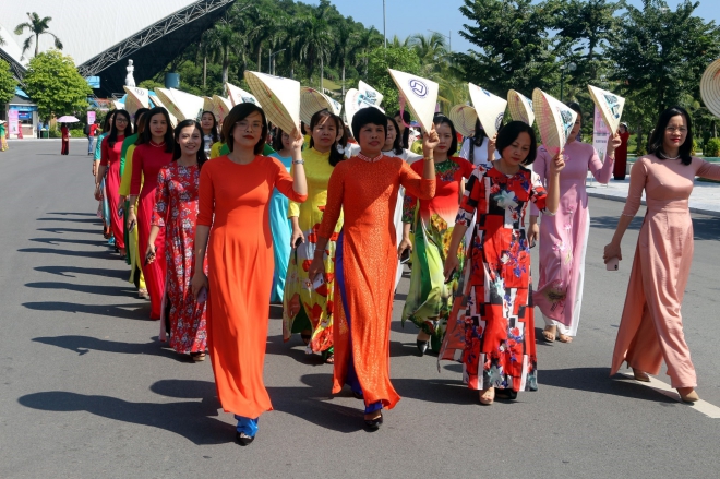 Phát động “Tuần lễ áo dài” năm 2024 trong toàn tỉnh