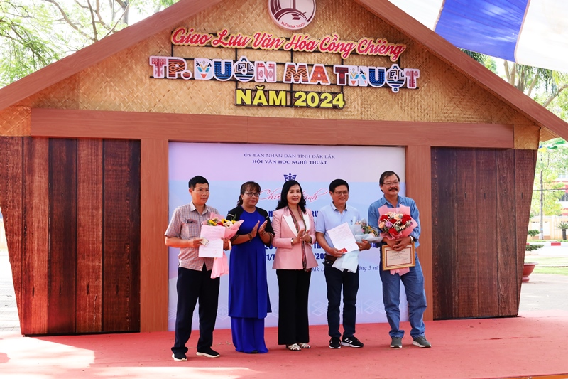 Phát động Cuộc thi ảnh nghệ thuật “Đắk Lắk – Hội tụ và bản sắc”