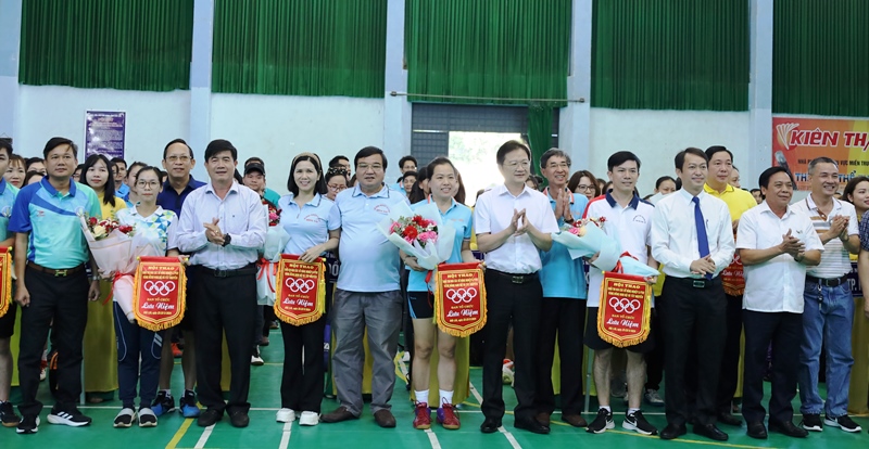 Khai mạc Hội thao Khối thi đua 12 Sở Nông nghiệp và Phát triển nông thôn vùng Đông Nam bộ và Tây Nguyên