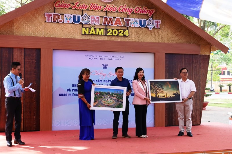 Launching the Art Photography Contest 