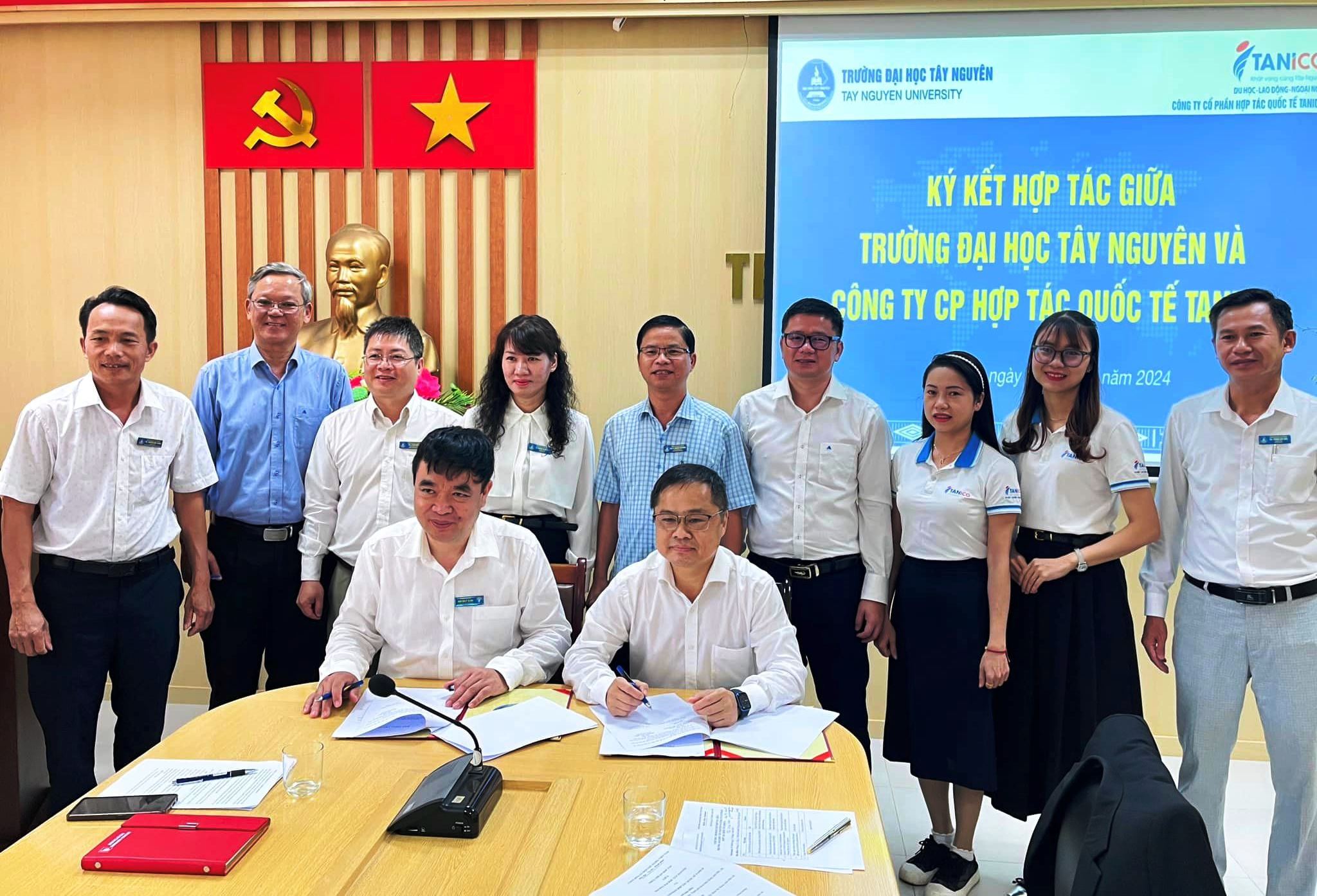 Đại học Tây Nguyên ký kết hợp tác với Công ty Cổ phần hợp tác quốc tế Tanico về tư vấn hướng nghiệp, du học