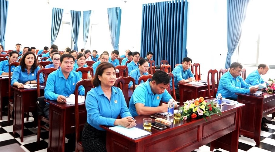 Quán triệt, triển khai các nghị quyết đại hội Công đoàn