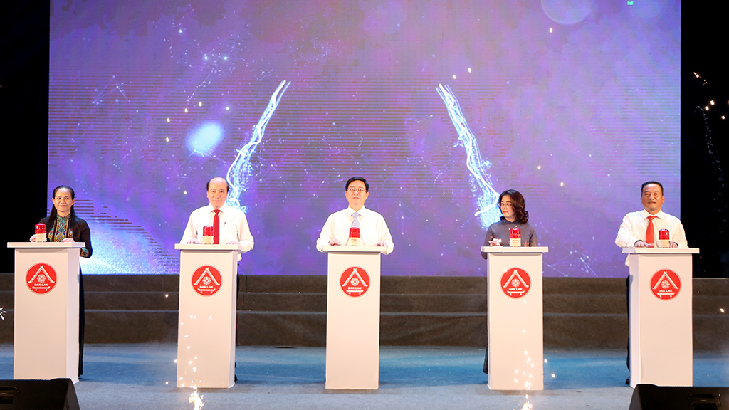 Thông tin, tuyên truyền và cổ động trực quan các hoạt động kỷ niệm 120 năm Ngày thành lập tỉnh Đắk Lắk