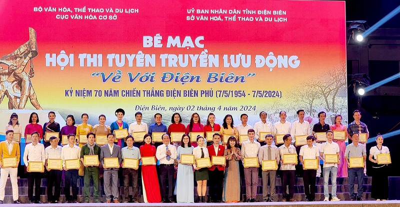 Đắk Lắk đạt 1 huy chương Vàng và 2 huy chương Bạc tại Hội thi Tuyên truyền lưu động “Về với Điện Biên”