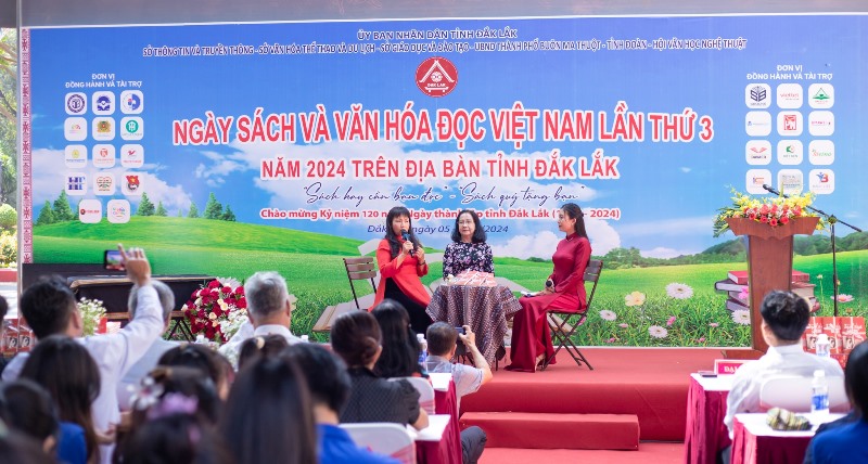 Giao lưu và giới thiệu sách “Mật mã đặc khu” viết về nhà cách mạng Phan Kiệm