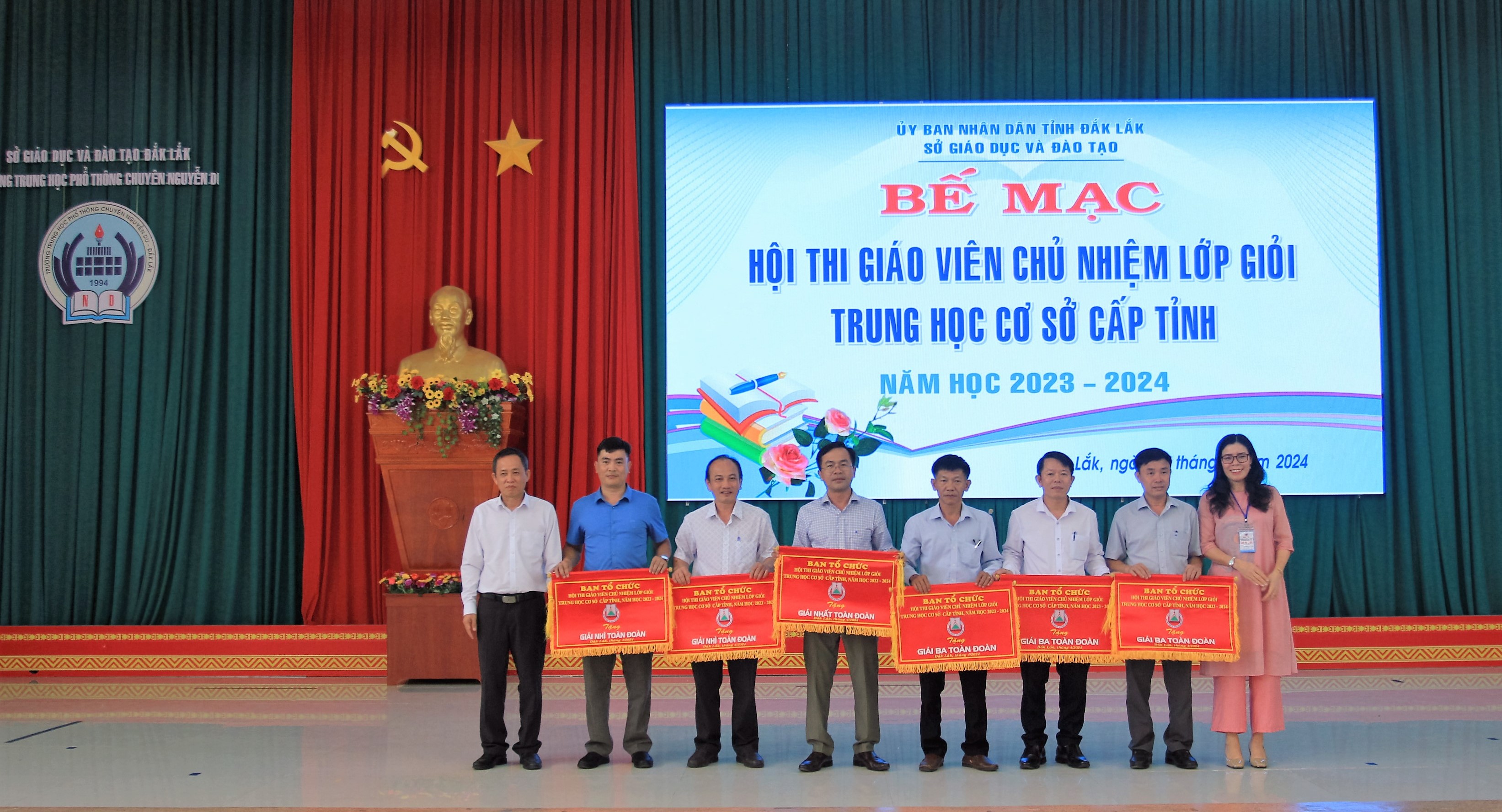 Bế mạc Hội thi giáo viên chủ nhiệm giỏi Trung học cơ sở cấp tỉnh: Khen thưởng 70 giáo viên và 6 tập thể