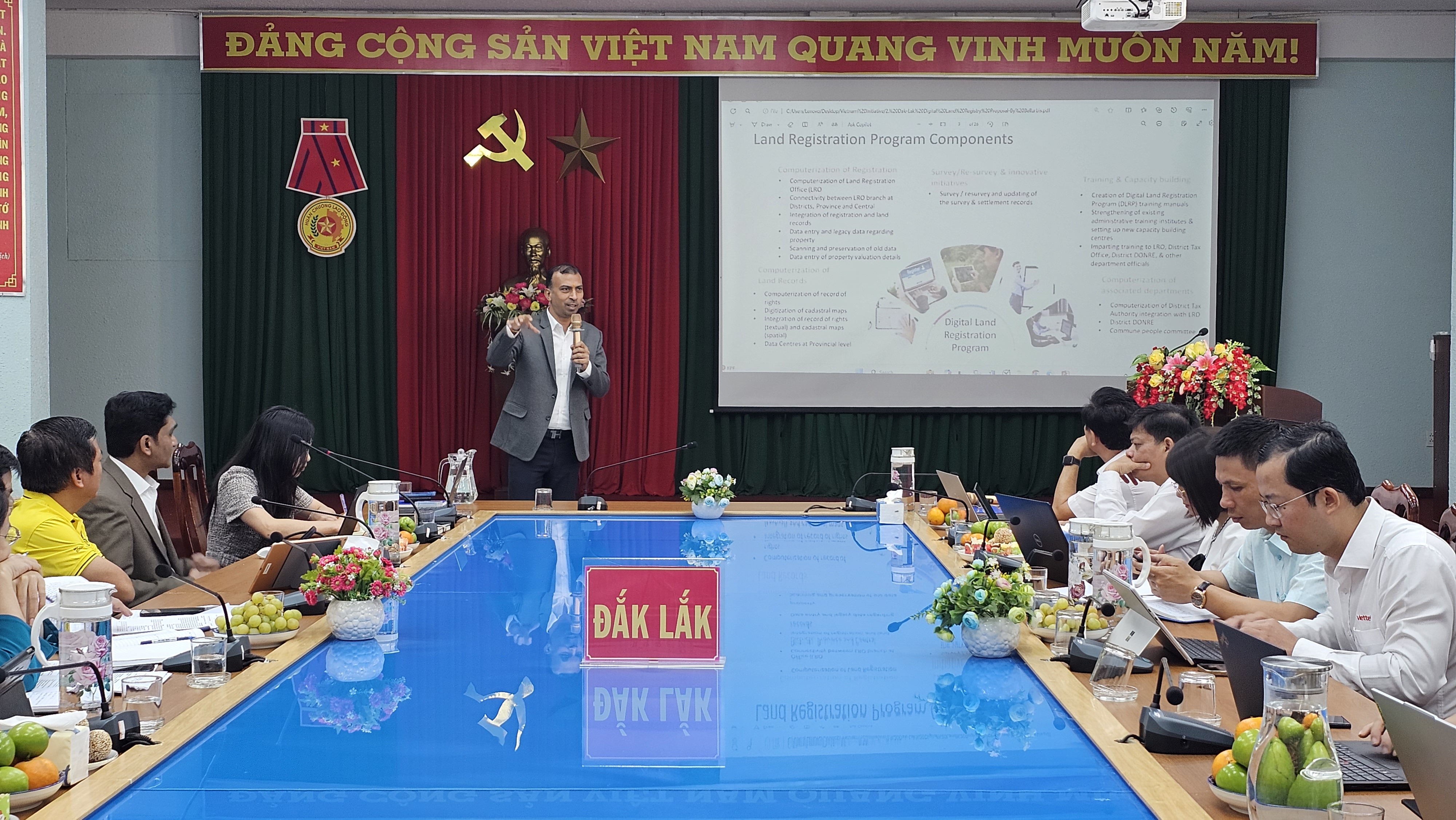 Công ty Bellurbis - Ấn Độ đề xuất hợp tác thực hiện “Chương trình thí điểm đăng ký đất điện tử” và “Xây dựng Công viên công nghệ thông tin” tại tỉnh Đắk Lắk