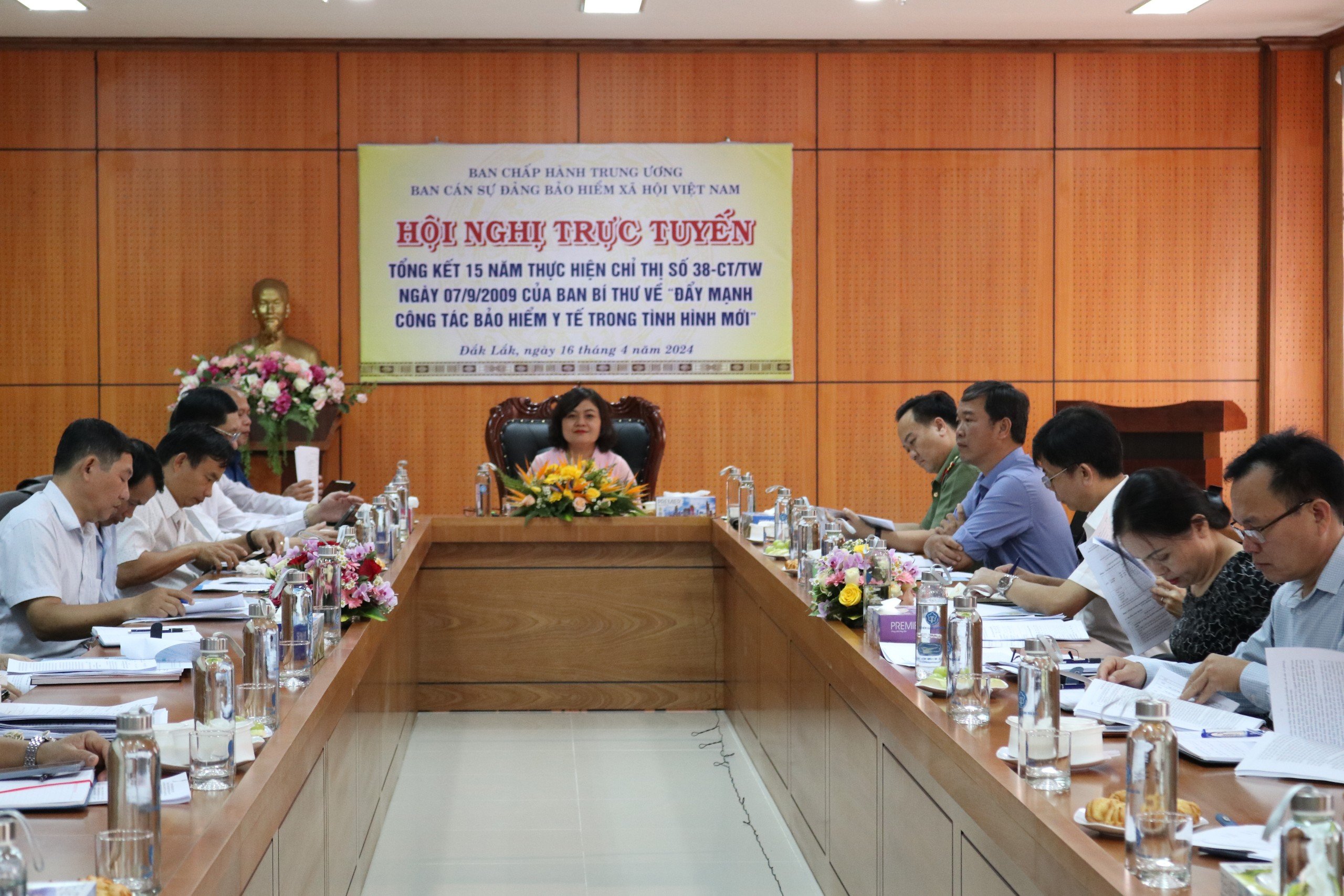 Tổng kết 15 năm thực hiện Chỉ thị số 38-CT/TW về đẩy mạnh công tác Bảo hiểm y tế trong tình hình mới