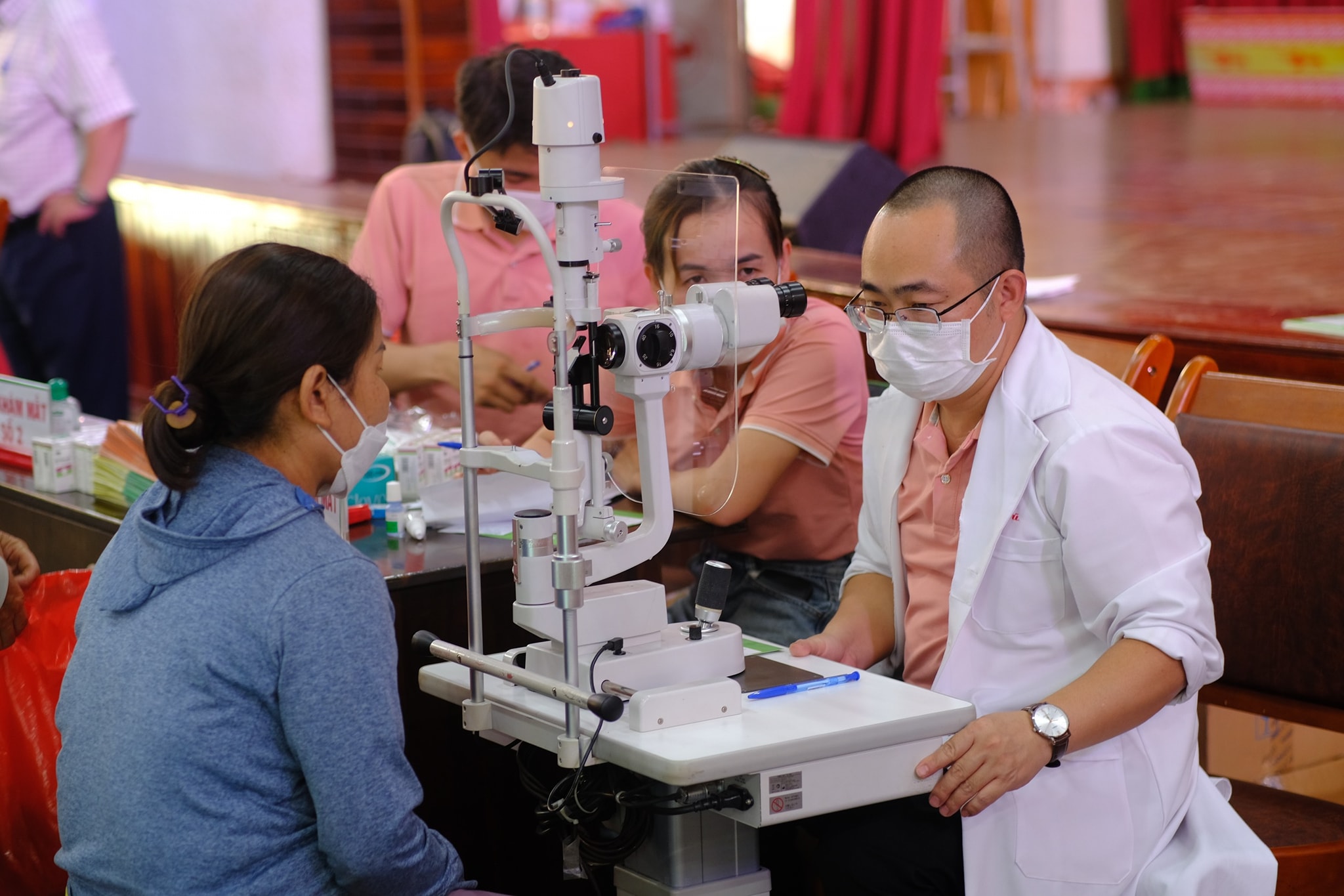 Khám và cấp thuốc miễn phí cho 500 người dân có hoàn cảnh khó khăn ở Đắk Lắk