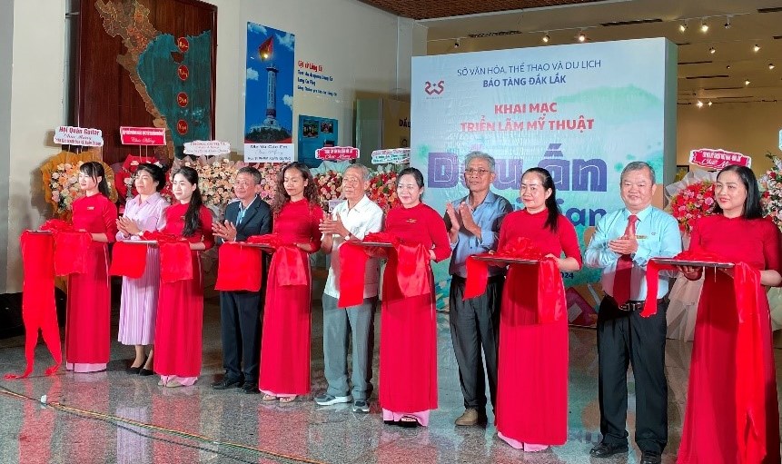 Khai mạc triển lãm chuyên đề “dấu ấn thời gian”