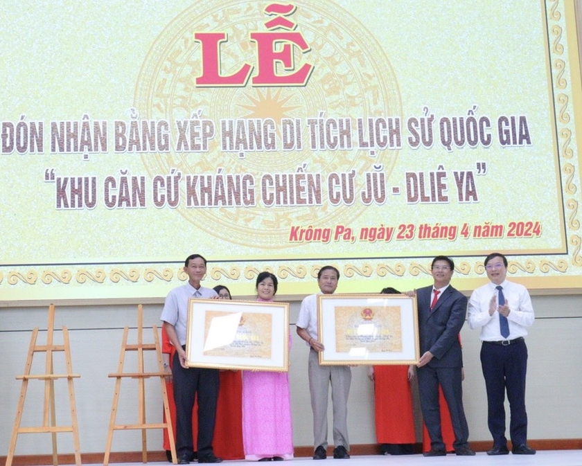 Khu căn cứ kháng chiến Cư Jŭ - Dliê Ya đón nhận Bằng xếp hạng di tích lịch sử quốc gia