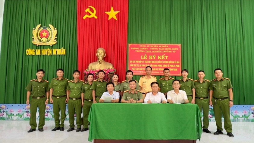 Signing Cooperation Regulations to Ensure Security and Order in M’Drak District