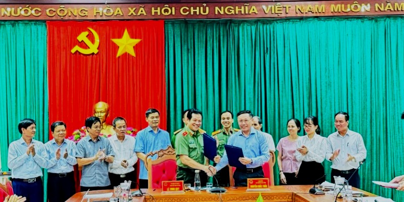 Bảo hiểm Xã hội tỉnh ký kết triển khai chi trả bảo hiểm xã hội qua tài khoản cá nhân