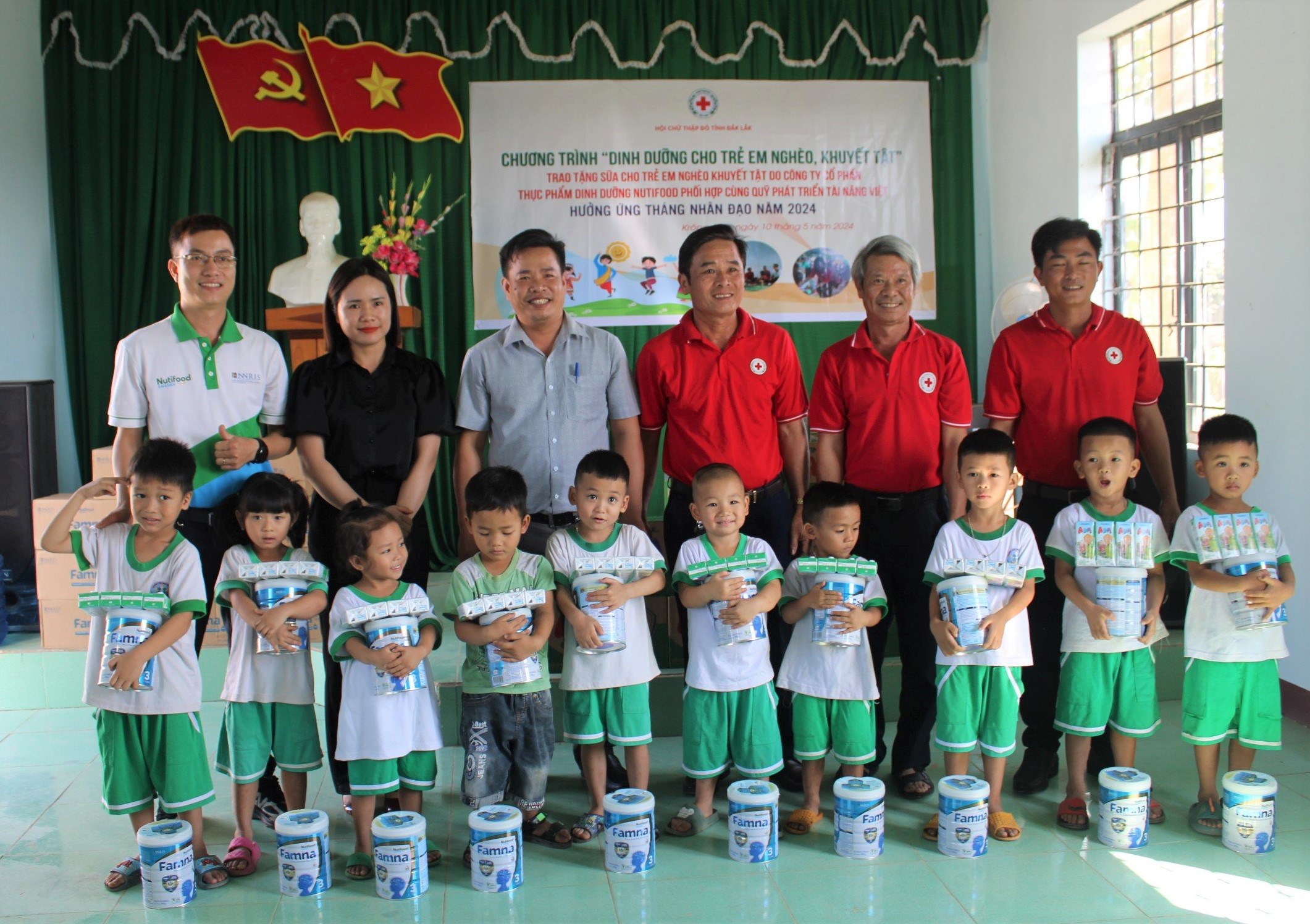 Milk for Children in Difficult Circumstances in Krong Ana District