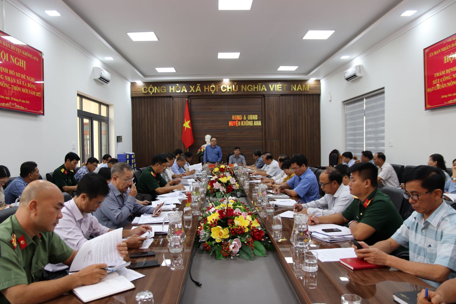 Thẩm định hồ sơ, đề nghị xét công nhận xã đạt chuẩn nông thôn mới