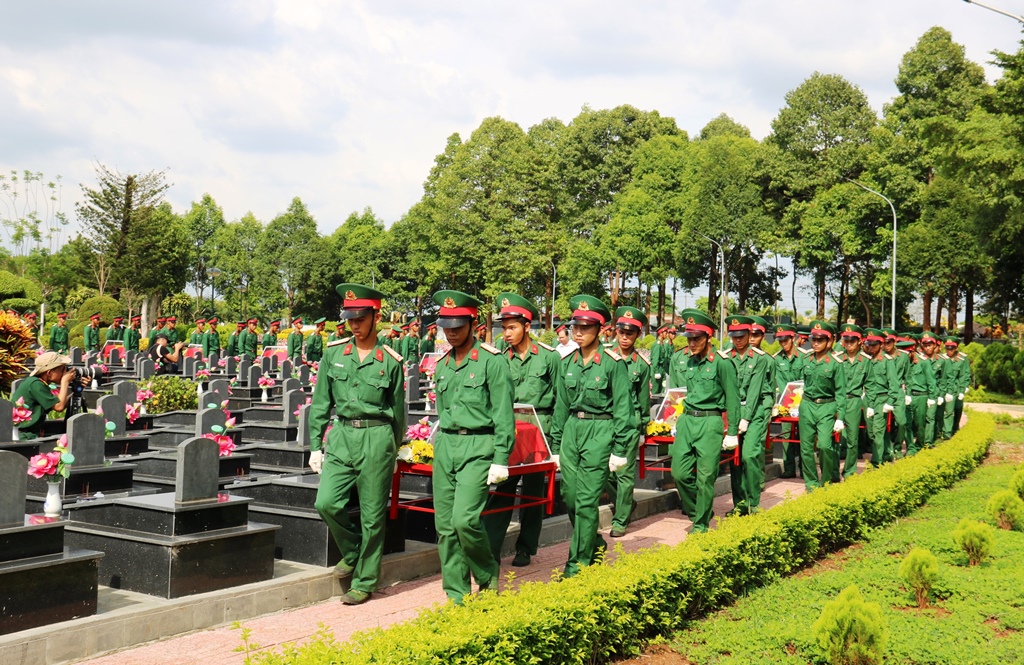 Truy điệu và an táng 27 hài cốt liệt sỹ hy sinh trên chiến trường Campuchia
