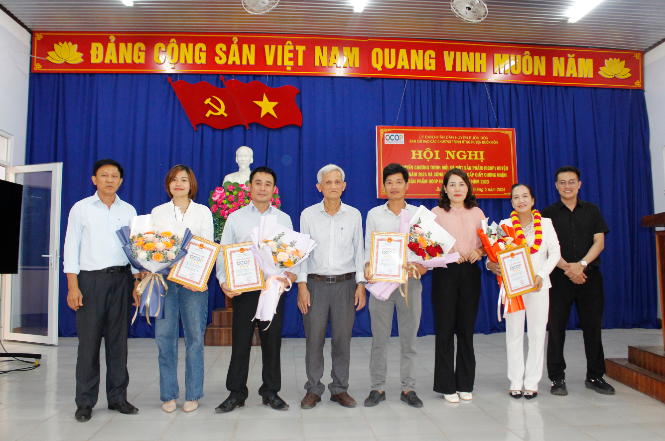 Buon Don District Awards OCOP Product Certificates for 2023