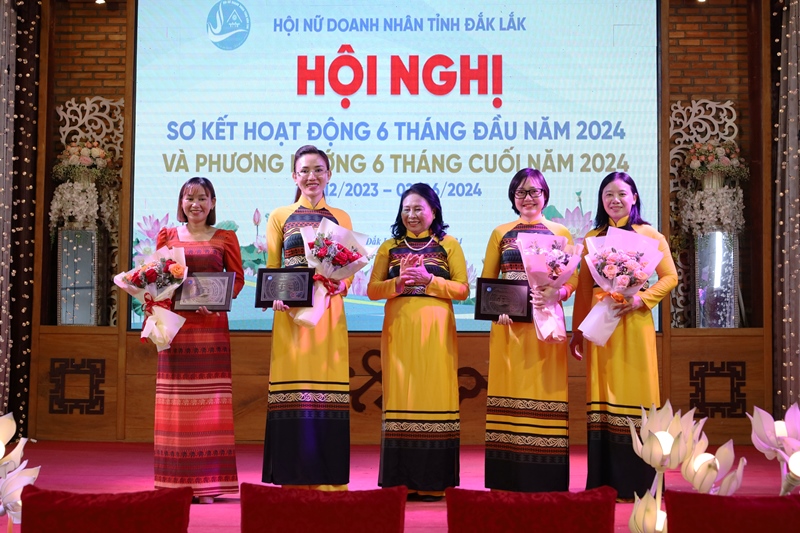 Nâng cao năng lực tiếp cận chuyển đổi số cho nữ doanh nhân tỉnh Đắk Lắk