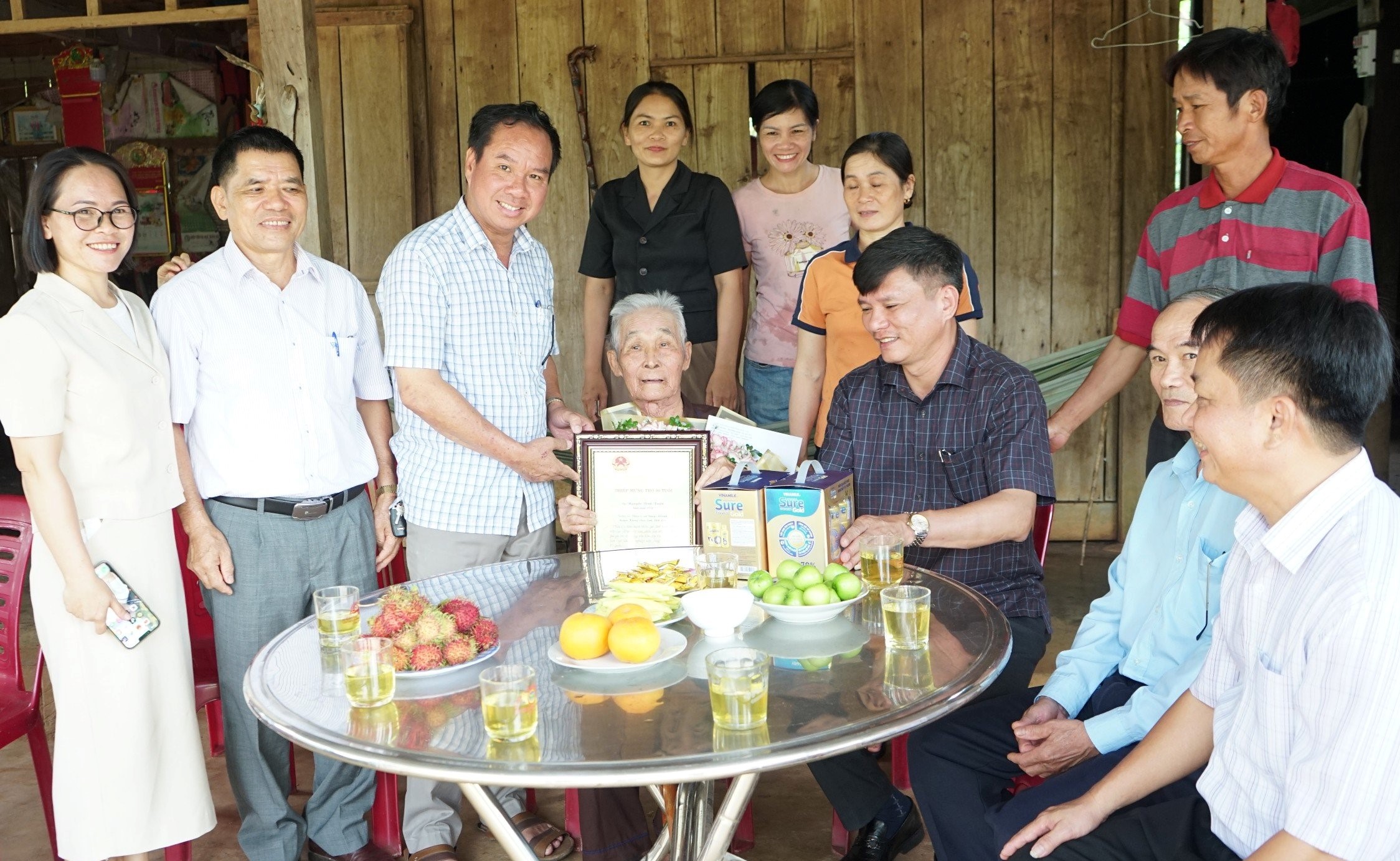 Đắk Lắk tặng quà, chúc thọ 1.113 người cao tuổi